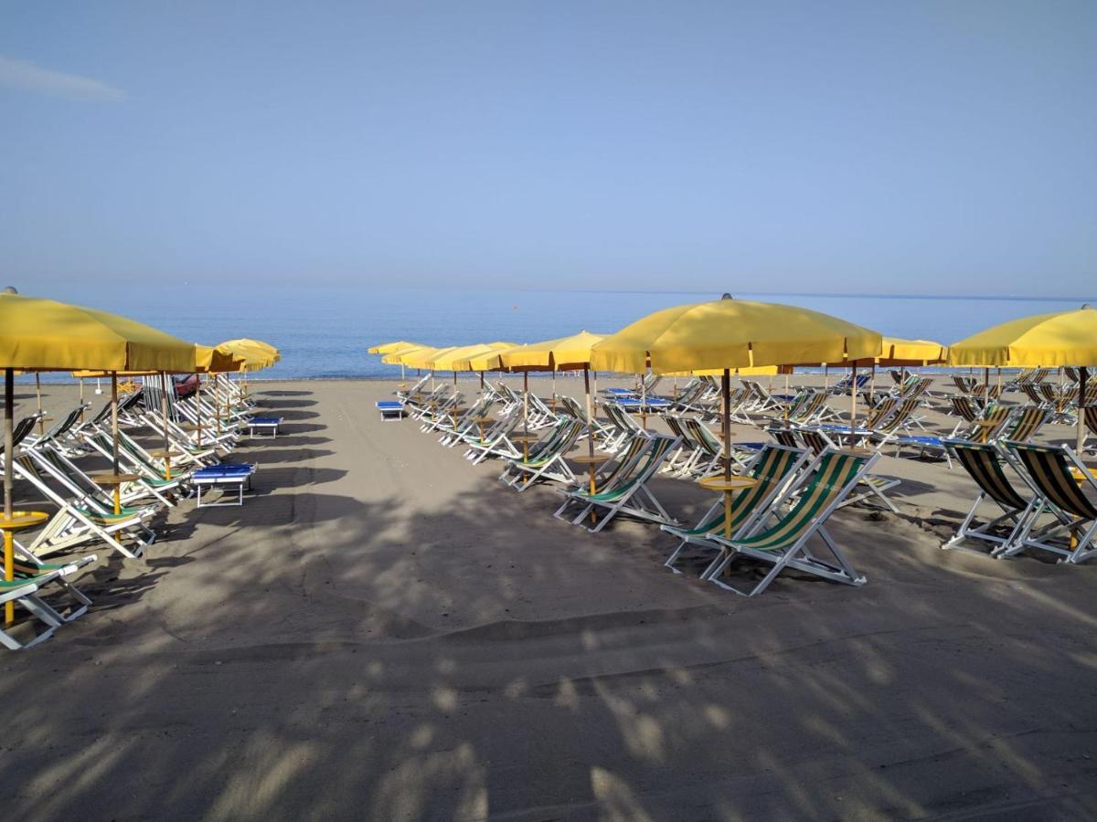 Residence Le Rose Marina Di Bibbona Exterior photo
