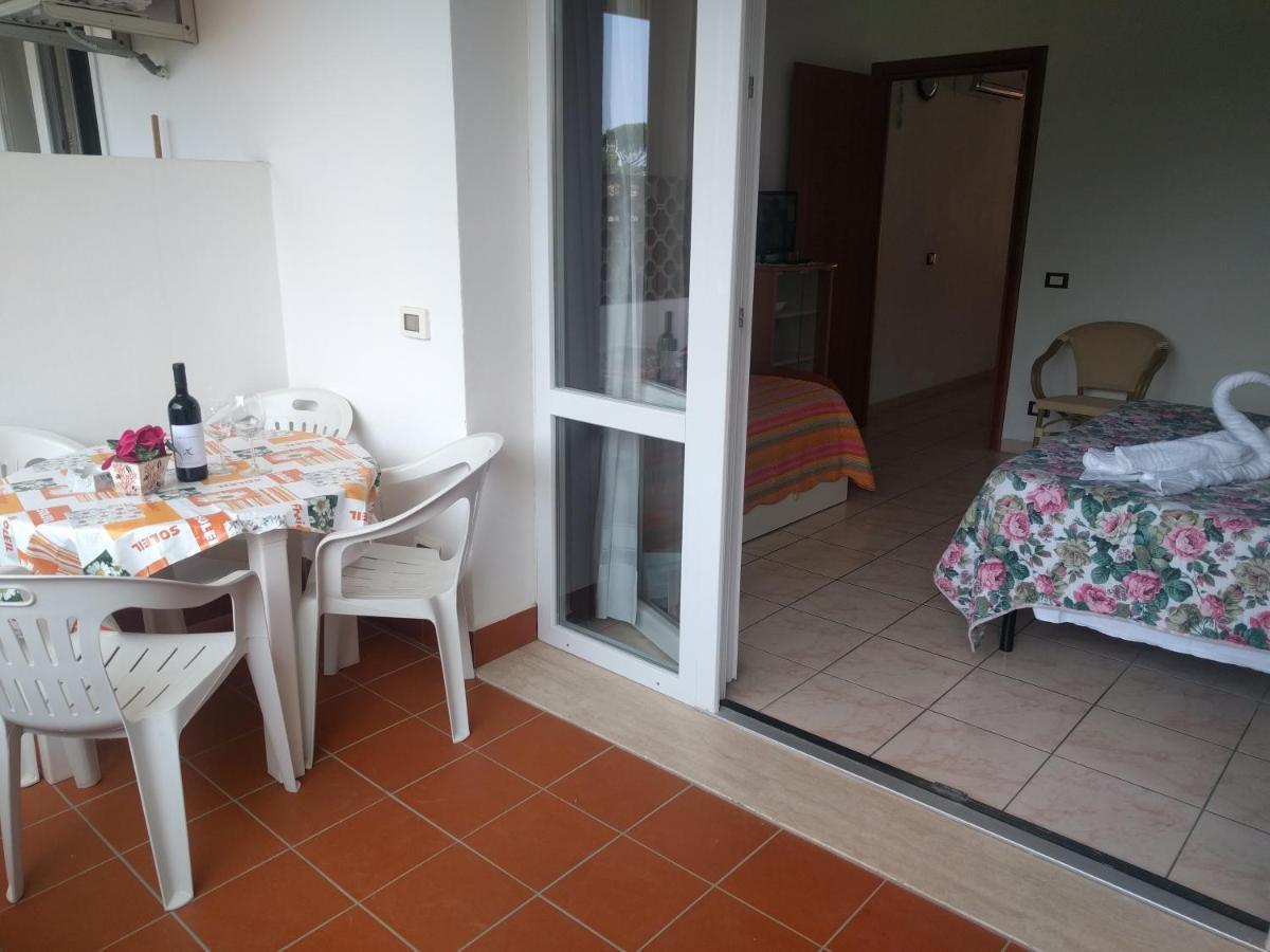 Residence Le Rose Marina Di Bibbona Exterior photo