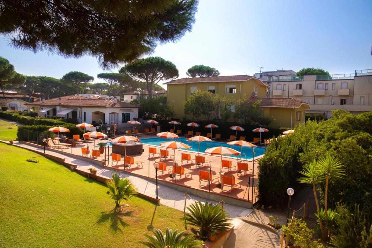 Residence Le Rose Marina Di Bibbona Exterior photo