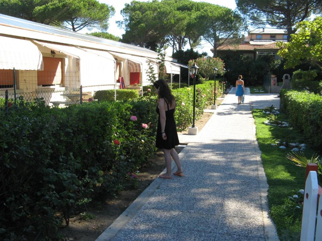 Residence Le Rose Marina Di Bibbona Exterior photo